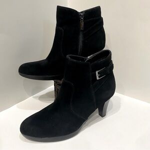 Blondo Isla Waterproof Bootie Black Suede Womans Size 8